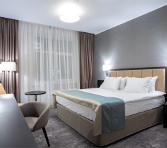 Улучшеный стандартный номер в Holiday Inn