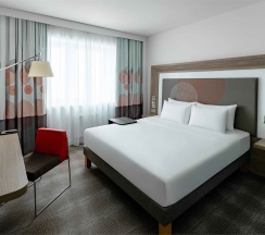 Номер Люкс для маломобильных - с двуспальной кроватью в Novotel Москва Киевская