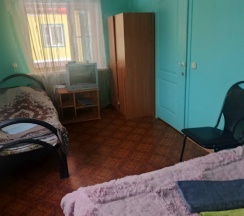 Домик на шесть мест (первый этаж 3, второй этаж 3) в Камелия