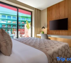 Номер Premium с красивым видом из окна в Voco Monaco Dubai