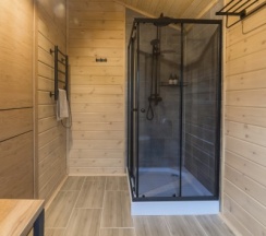 Лодж с двумя спальнями и террасой в Соты&Варенье