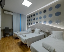 Трёхместный номер Standard в Hotel Monasterio Granada - Adults Only