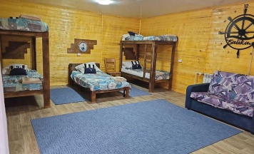 Комната стандарт с 1 односпальной и 2 двухъярусными кроватями в Алые паруса