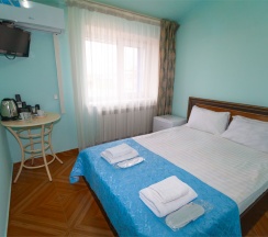 МАЛЕНЬКИЙ 2-местный со ВСЕМИ удобствами (старый номерной фонд) в MaxxRoyal