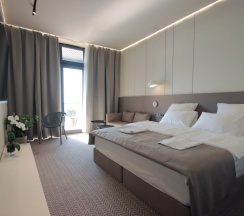 Трёхместный номер Standard с балконом и с красивым видом из окна в 4 Rooms