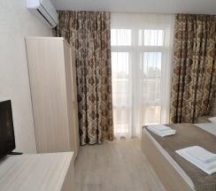 Полулюкс 2х-местный с балконом в Легенда