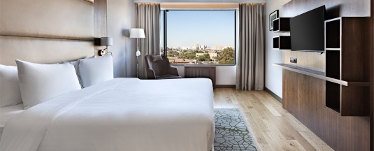 Стандартный номер Делюкс с двуспальной кроватью с видом на город в Krasnodar Marriott Hotel