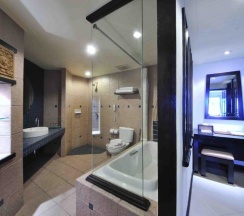 Одноместный полулюкс в Woraburi Phuket Resort & Spa