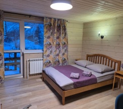 №6. 4-х местный номер с удобствами (3 этаж) в УДачный