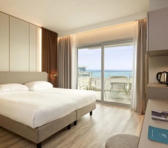 Двухместный номер Look двуспальная кровать в Adriatic Palace Hotel