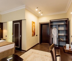 Трёхместный полулюкс в Ambassador hotel Almaty
