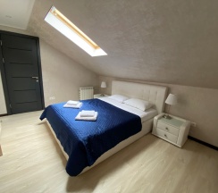 attic в Blue Marine