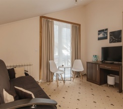 КОРПУС «СТУПЕНИ». Премьер, торцевой балкон в Марьин Остров