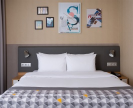 Стандарт 1 кровать queen size с душем в Holiday Inn Perm