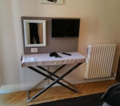 Четырёхместный семейный номер Standard в Gira Guest House