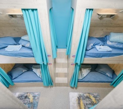 Кровать в общем номере в Евражки