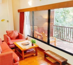 Двухместный люкс Cliff Beach Poolside двуспальная кровать в Birds and Bees Resort