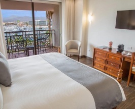 Двухместный Marina с видом на залив двуспальная кровать в Sandos Finisterra All Inclusive