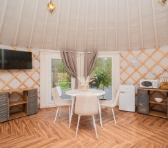 Юрта Зори в Папоротник