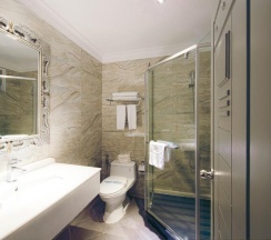 Двухместный номер Superior двуспальная кровать в A&EM - The Petit Hotel