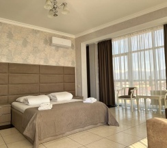 4-х местный Люкс с балконом в Жемчужина Черного моря