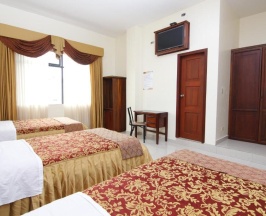 Трёхместный номер Standard в Hotel Versailles Internacional
