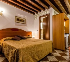 Studio Apartment (Separate Building) Venice в Отель Ariel Silva