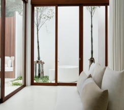 Двухместная Oceanfront Pool Villa SALA двуспальная кровать в Sala Samui Chaweng Beach Resort