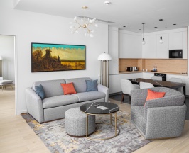 Двухместные апартаменты Deluxe c 1 комнатой двуспальная кровать в The Basilian Minsk, Curio Collection by Hilton