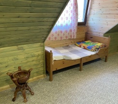 Коттедж с балконом и с красивым видом из окна в Дом на Волге