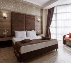 Стандарт с видом на бассейн с диваном в Pontos Family Resort Hotel