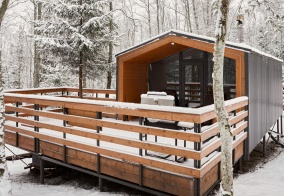 Глэмпинг BlackVillage в Ленинградской области