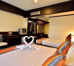 Трёхместный номер Deluxe в Samui First House Hotel