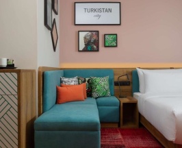 Двухместный номер Стандартный с кроватью "queen-size" и диваном двуспальная кровать в Hampton by HILTON