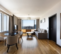 Двухкомнатные апартаменты с одной спальней в Krasnodar Marriott Hotel