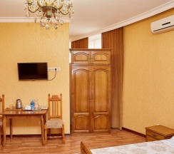 СЕМЕЙНЫЙ НОМЕР (TRPL) в Тархо