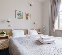 Семейный Комфорт 2-х комнатный в Александр Hotel