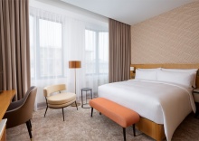 Делюкс c кроватью Queen в DoubleTree Moscow Arbat