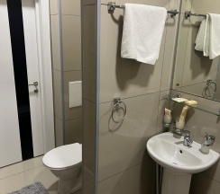 Люкс 2 этаж 206 в CityHotel