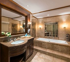 Люкс Executive в Henann Regency Resort & Spa