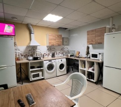 Кровать в 2-местном общем номере (общие удобства, без окна) в Сити-В