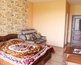 Улучшенный 4-х местный с балконом и видом на горы и бассейн в Аида