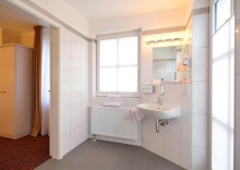 Четырёхместный номер Standard в Hotel Behrmann