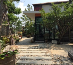 Двухместный номер Standard с балконом двуспальная кровать в Rayonghouse Resort