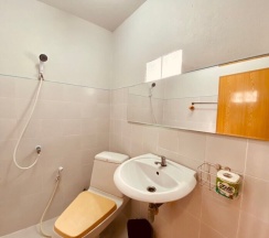 Двухместный номер Standard с видом на сад двуспальная кровать в Baan Kasirin Resort Pattaya Beach