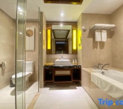 Двухместный семейный номер Deluxe с видом на сад 2 отдельные кровати в Jinghai Hotel & Resort