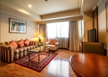 Люкс с 2 комнатами двуспальная кровать в Rembrandt Residences Bangkok