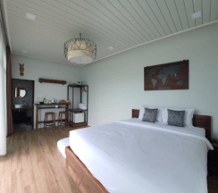 Двухместная вилла Superior с видом на горы двуспальная кровать в At Tree Resort
