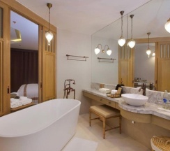 Двухместный номер у моря Grand Deluxe двуспальная кровать в Devasom Khao Lak Beach Resort & Villas