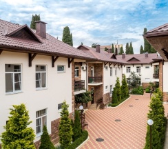 Двухместный номер с кроватью размера "king-size" с видом на сад в Саяны